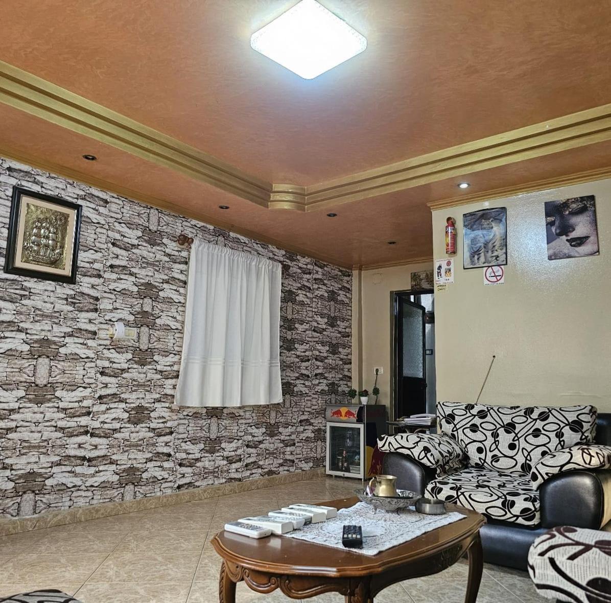 Dafina Hotel Тирана Екстер'єр фото