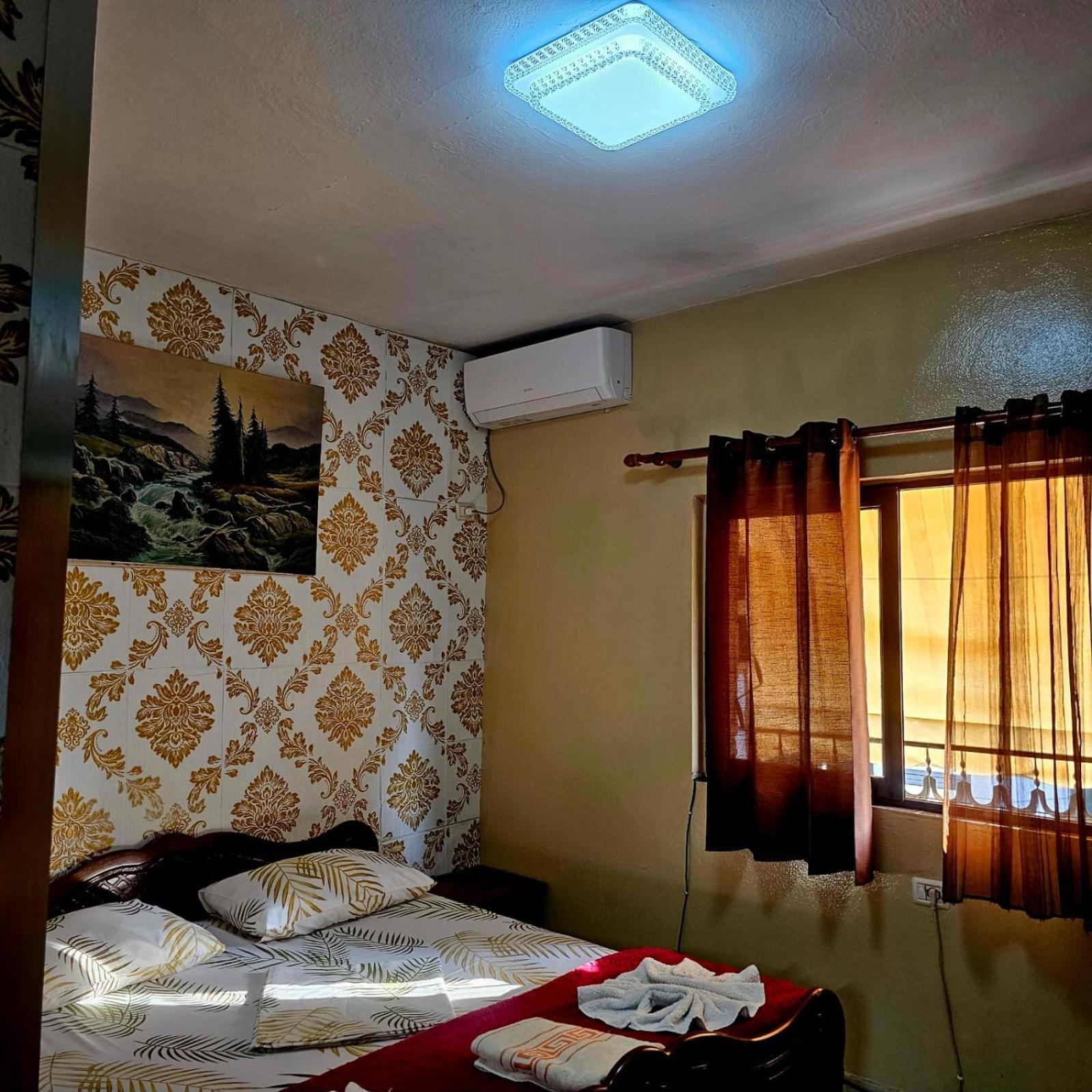 Dafina Hotel Тирана Екстер'єр фото