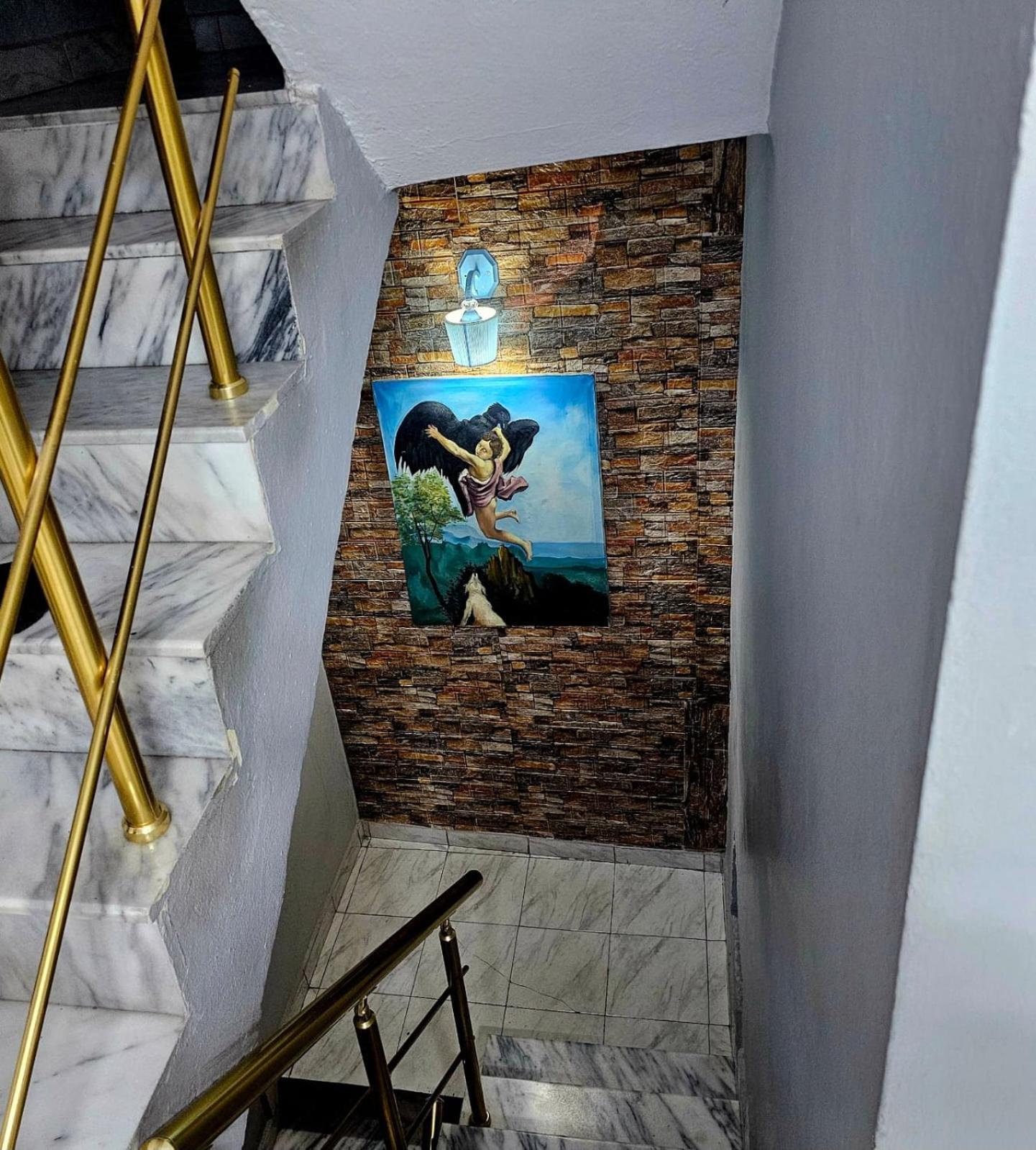 Dafina Hotel Тирана Екстер'єр фото