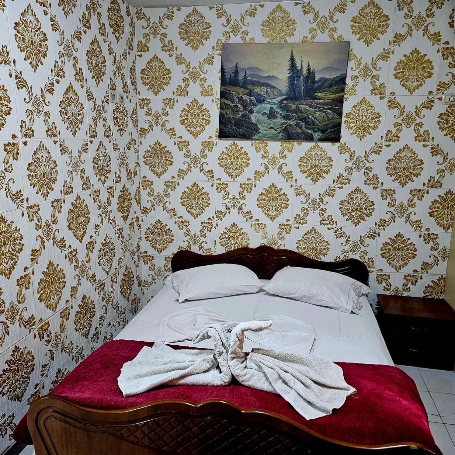 Dafina Hotel Тирана Екстер'єр фото
