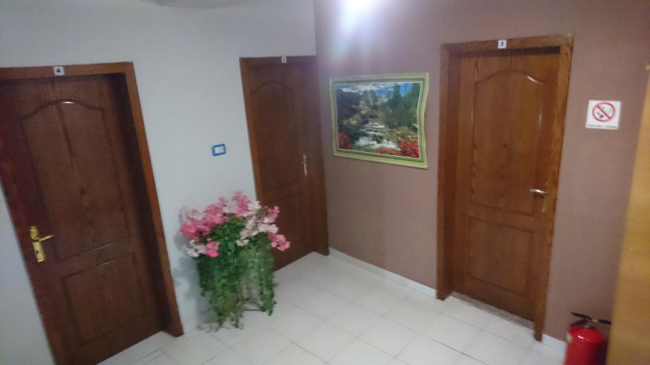 Dafina Hotel Тирана Екстер'єр фото
