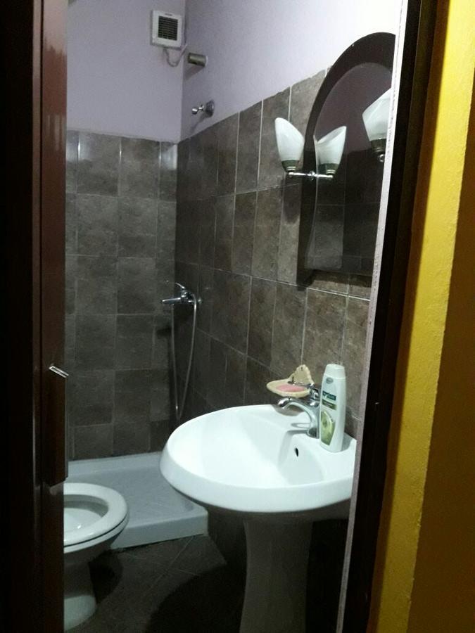 Dafina Hotel Тирана Екстер'єр фото