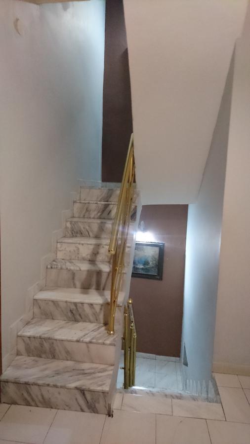 Dafina Hotel Тирана Екстер'єр фото