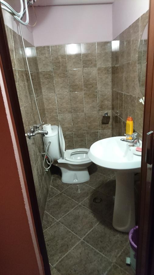 Dafina Hotel Тирана Екстер'єр фото